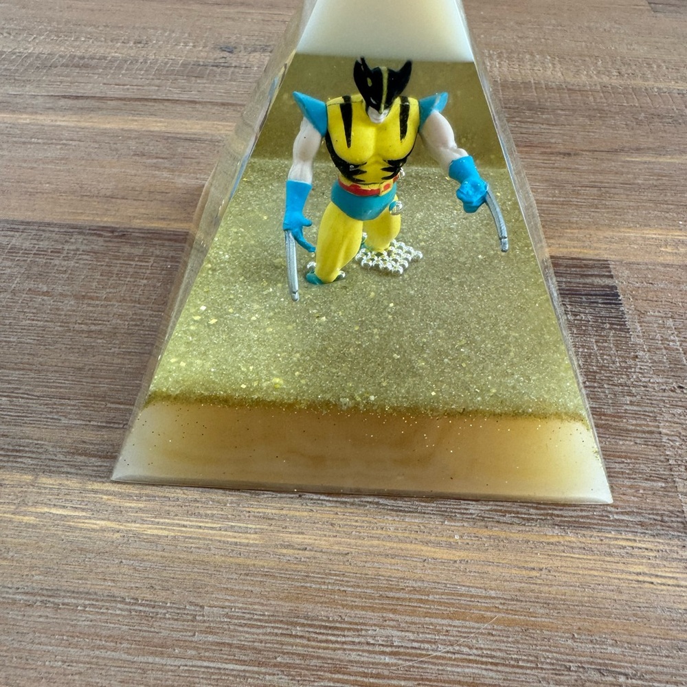 Wolverine Resin Pyramid with Glitter Accents